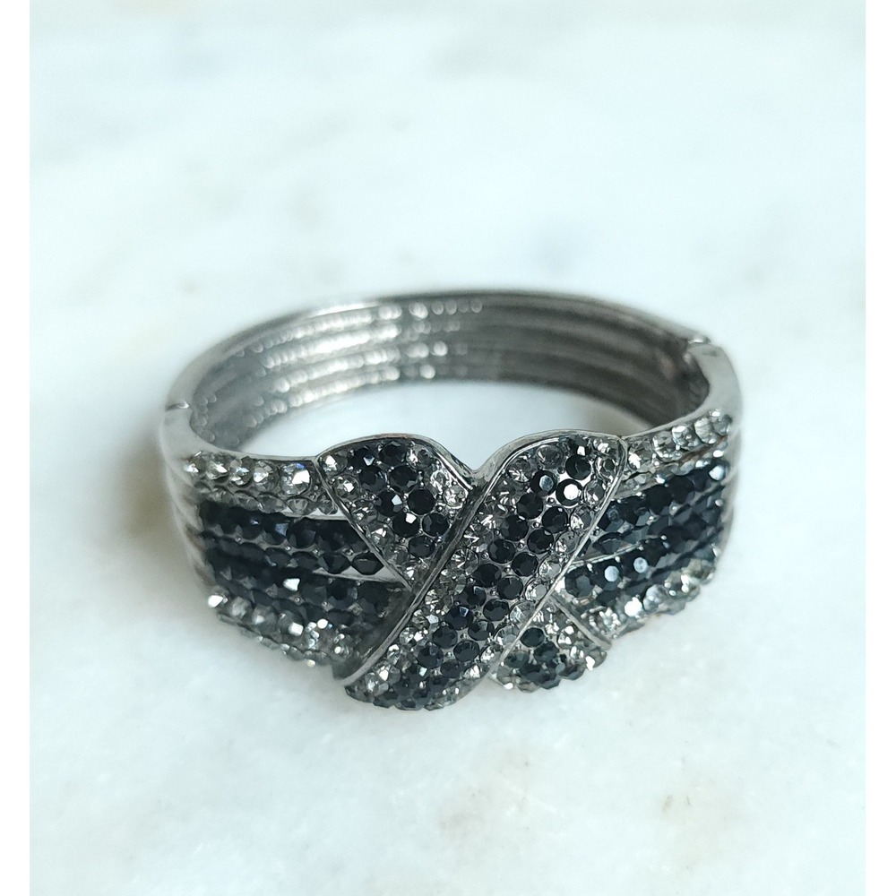 Exquisite Crystal Encrusted Hinged Bangle Bracelet Women Silver Black Clear Stmt